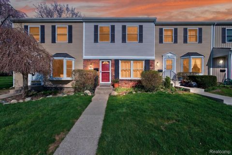 Photo of 1121 Marquette Court, Rochester Hills City, MI 48307 (MLS # 20261026607)