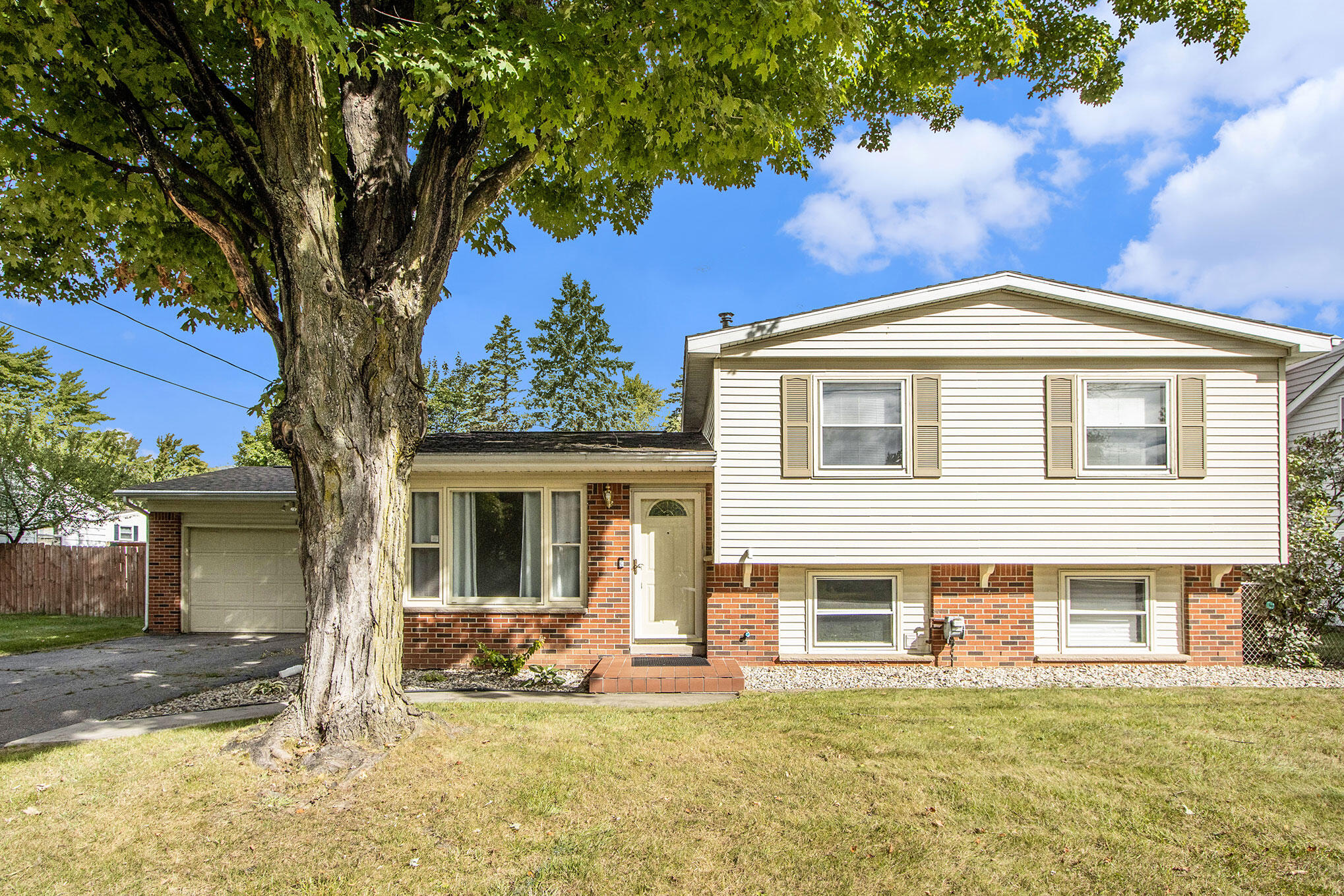 Portage, Michigan 49024, United States, 4 Bedrooms Bedrooms, ,2 BathroomsBathrooms,Residential,Active,94504