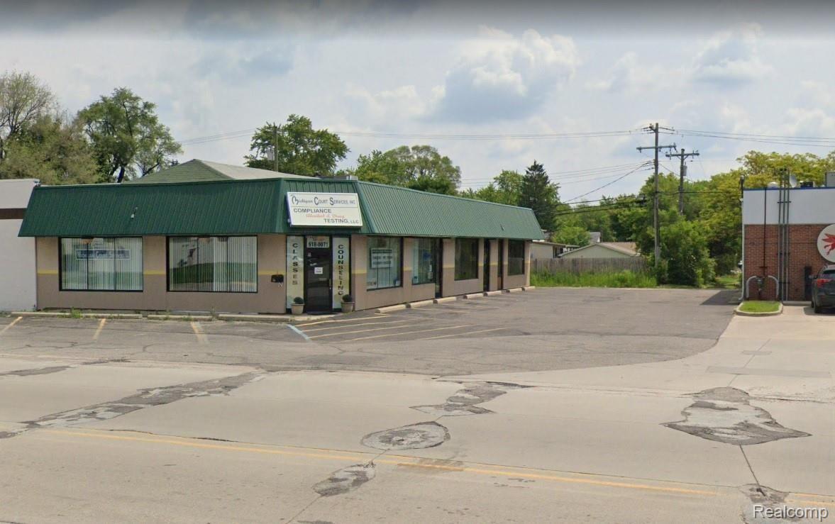 3526 Sashabaw Road B