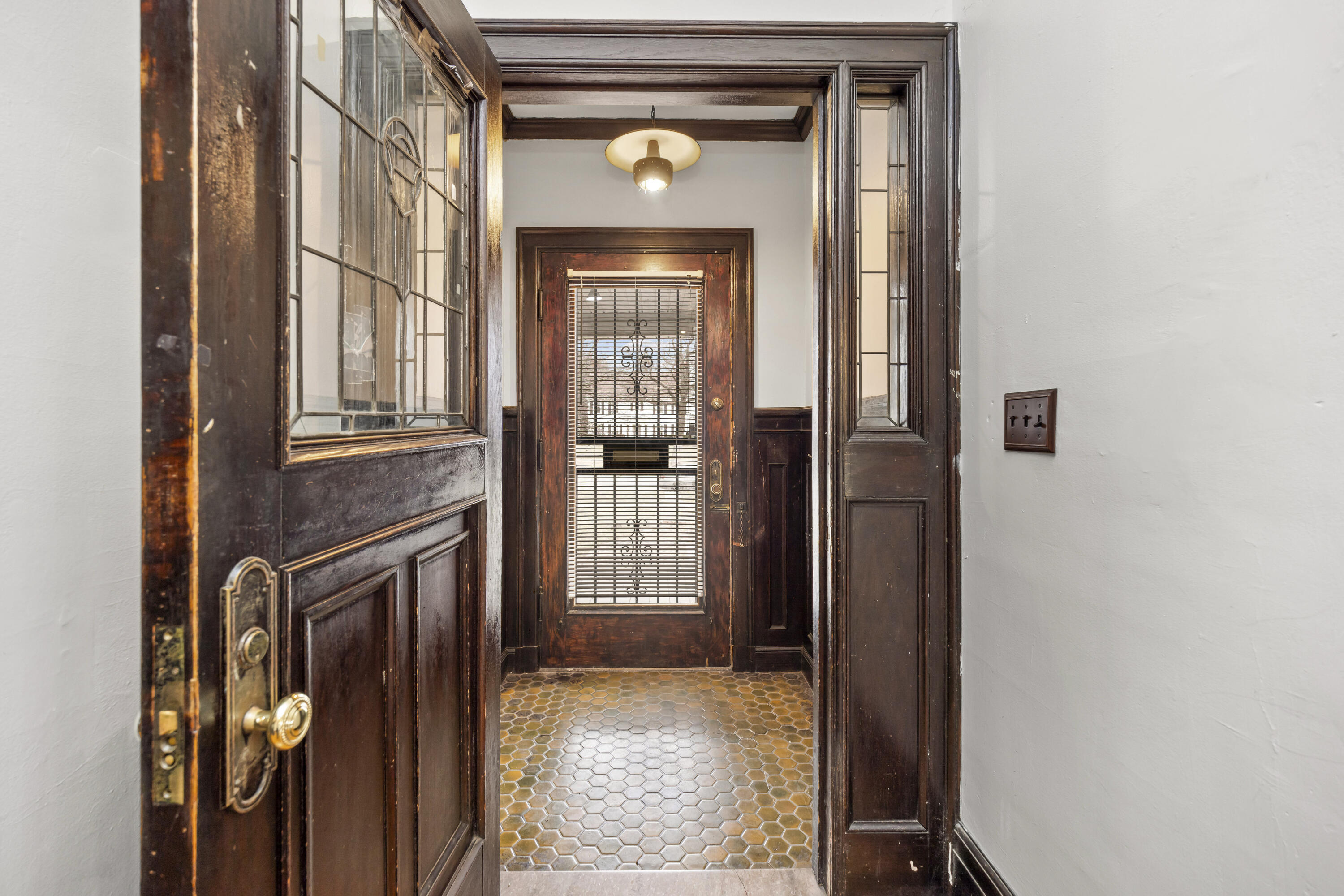 561 E Grand Boulevard