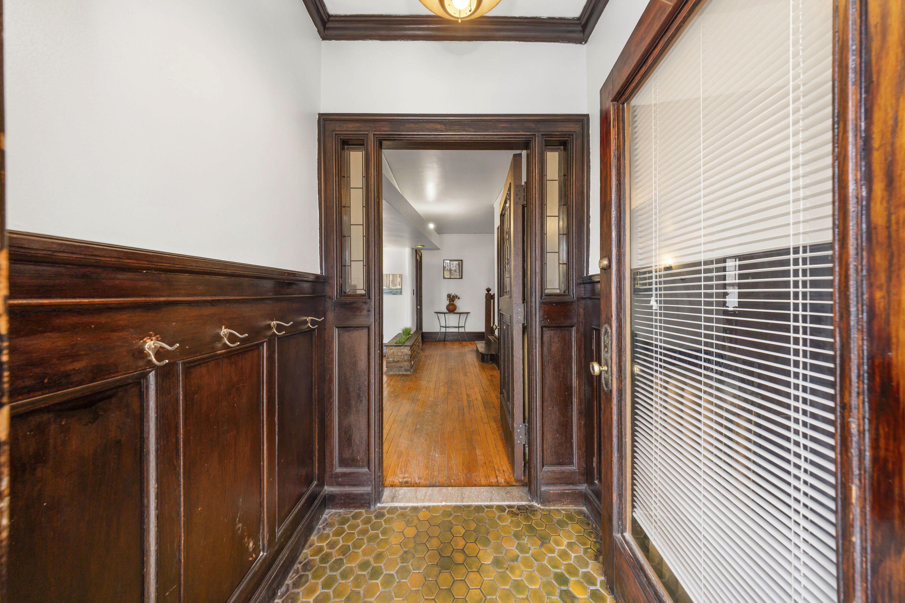 561 E Grand Boulevard