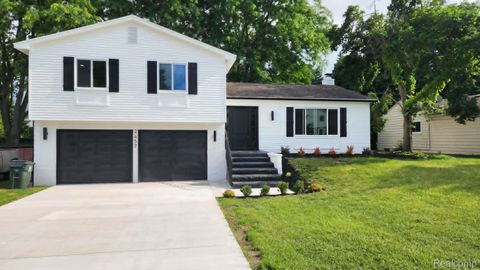 Photo of 2457 Gemini Drive, Lake Orion Village, MI 48360 (MLS # 20261049384)