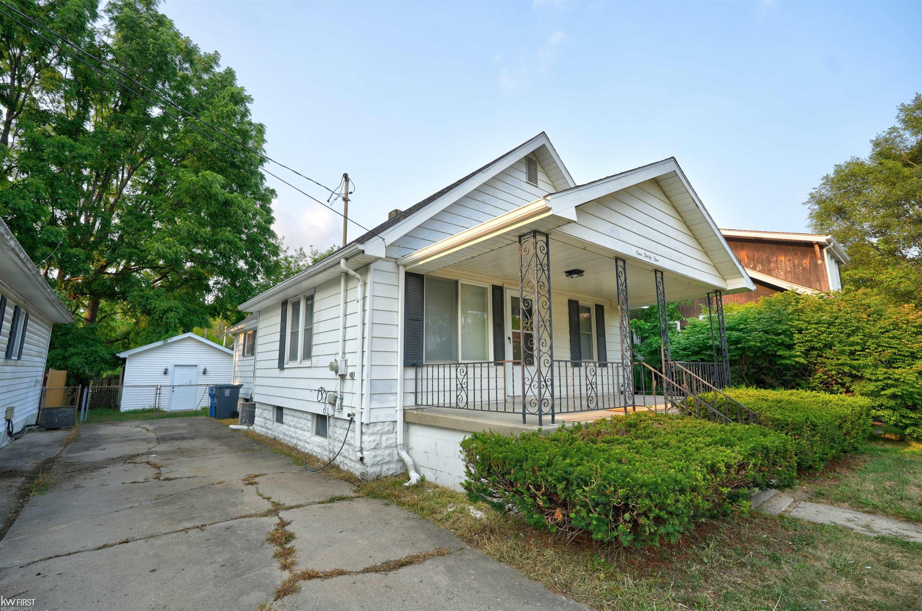 131 E Lakeview Avenue