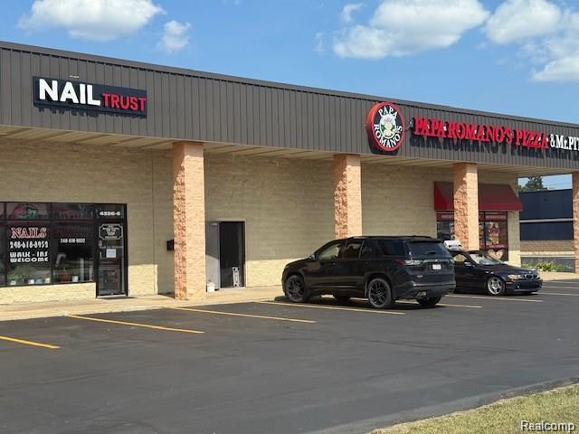 4396 Dixie Hwy 1