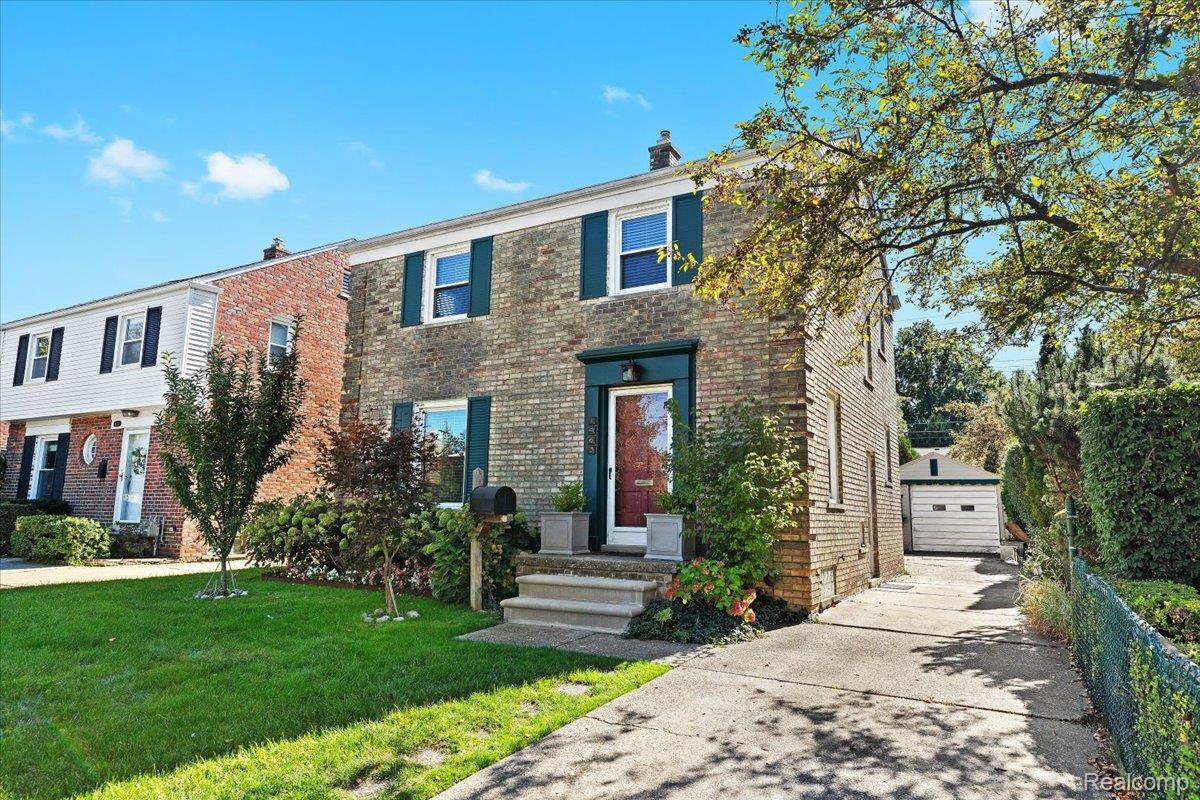 1463 Hollywood Avenue