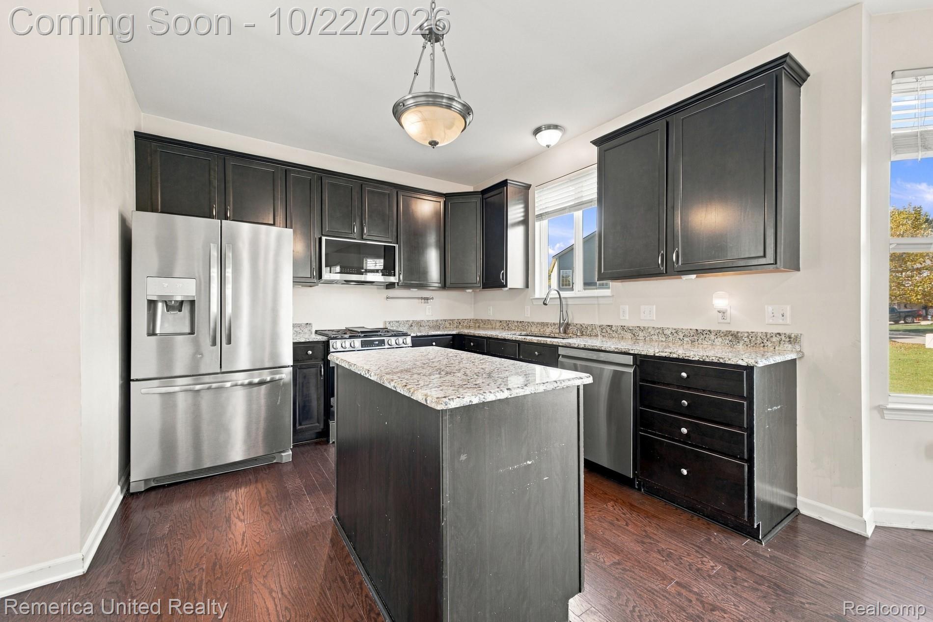 27065 Ladbroke Street