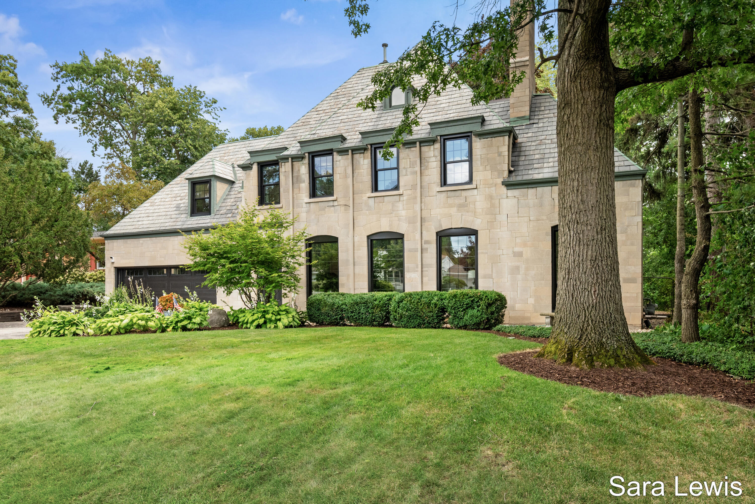 298 Morningside Drive SE