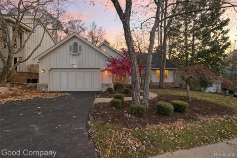 5104 Woodcliff Hill Road W West Bloomfield Charter Township MI 48323