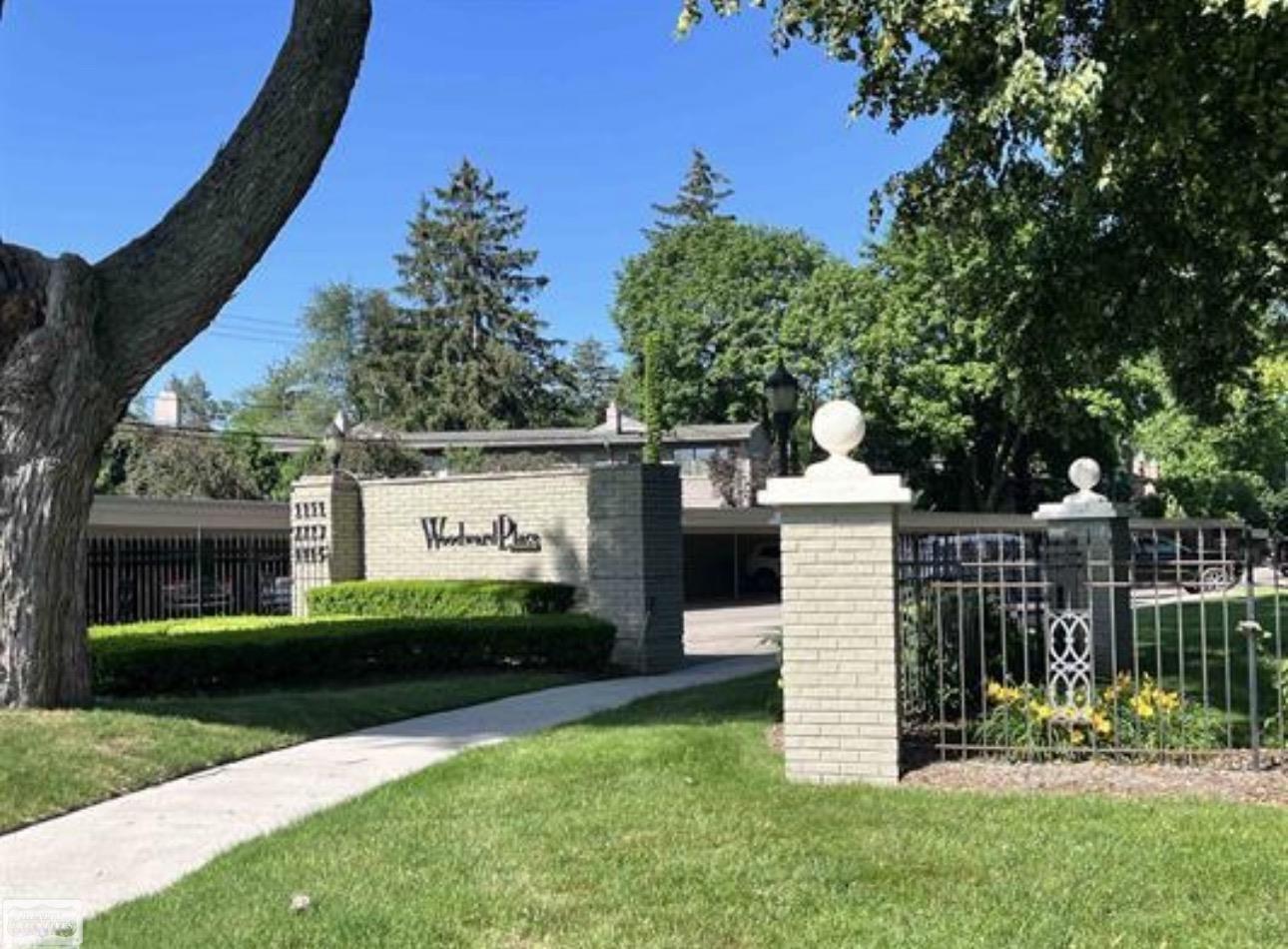 1115 N Old Woodward Avenue