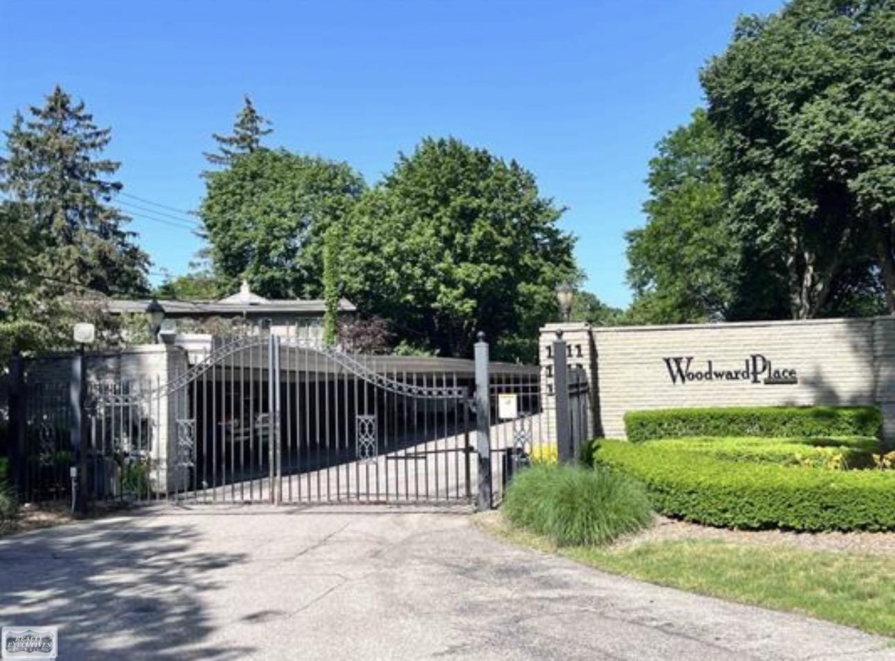 1115 N Old Woodward Avenue