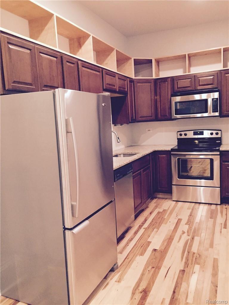 109 S SAGINAW Street Apt B