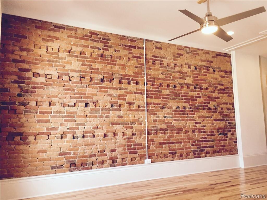 109 S SAGINAW Street Apt B