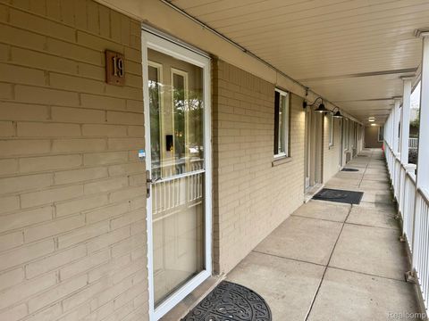 475 S ADAMS Road 19 Birmingham City MI 48009