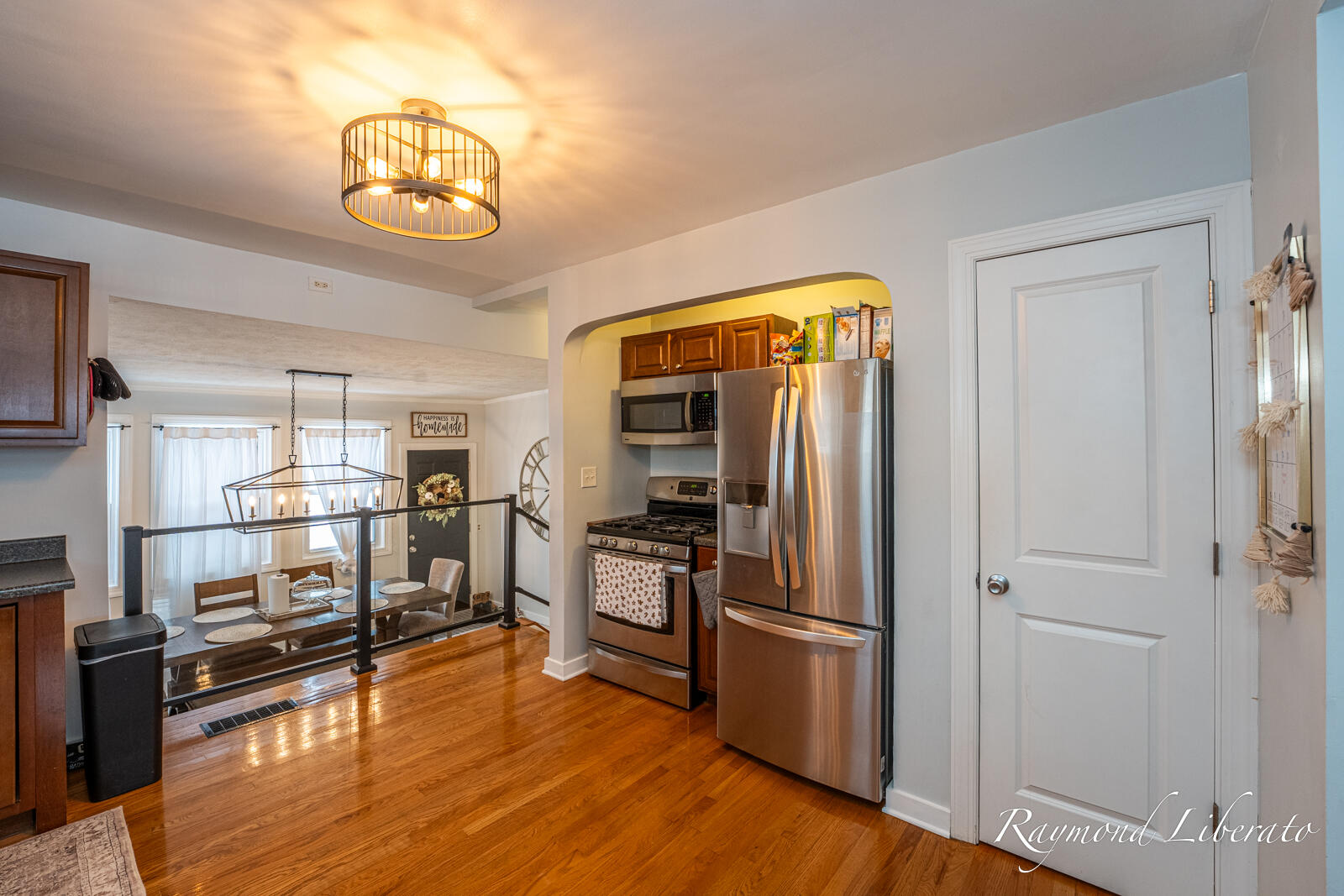 825 Spring Avenue NE