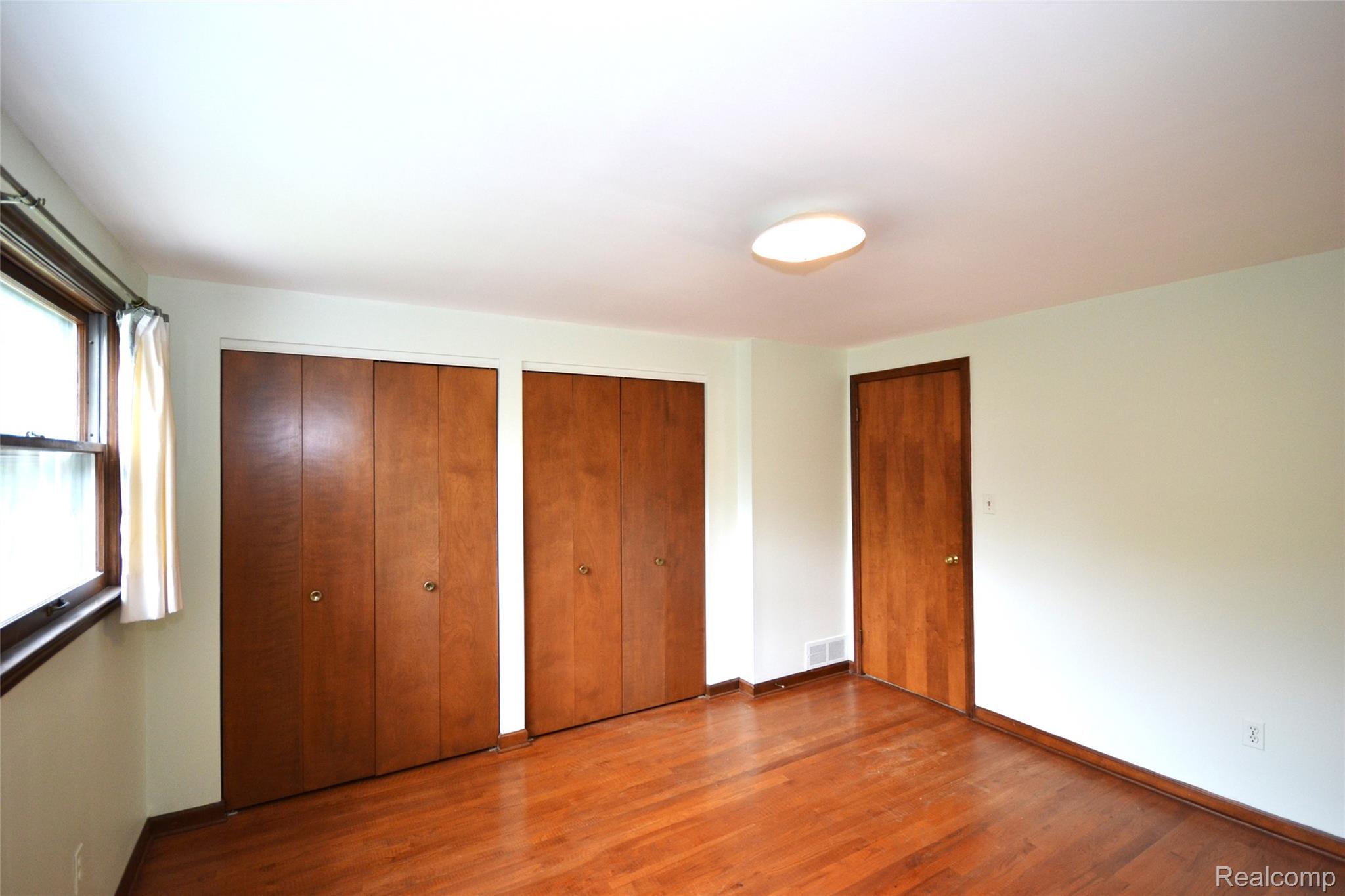 Birmingham City, Michigan 48009, United States, 4 Bedrooms Bedrooms, ,2 BathroomsBathrooms,Residential,Pending,143170