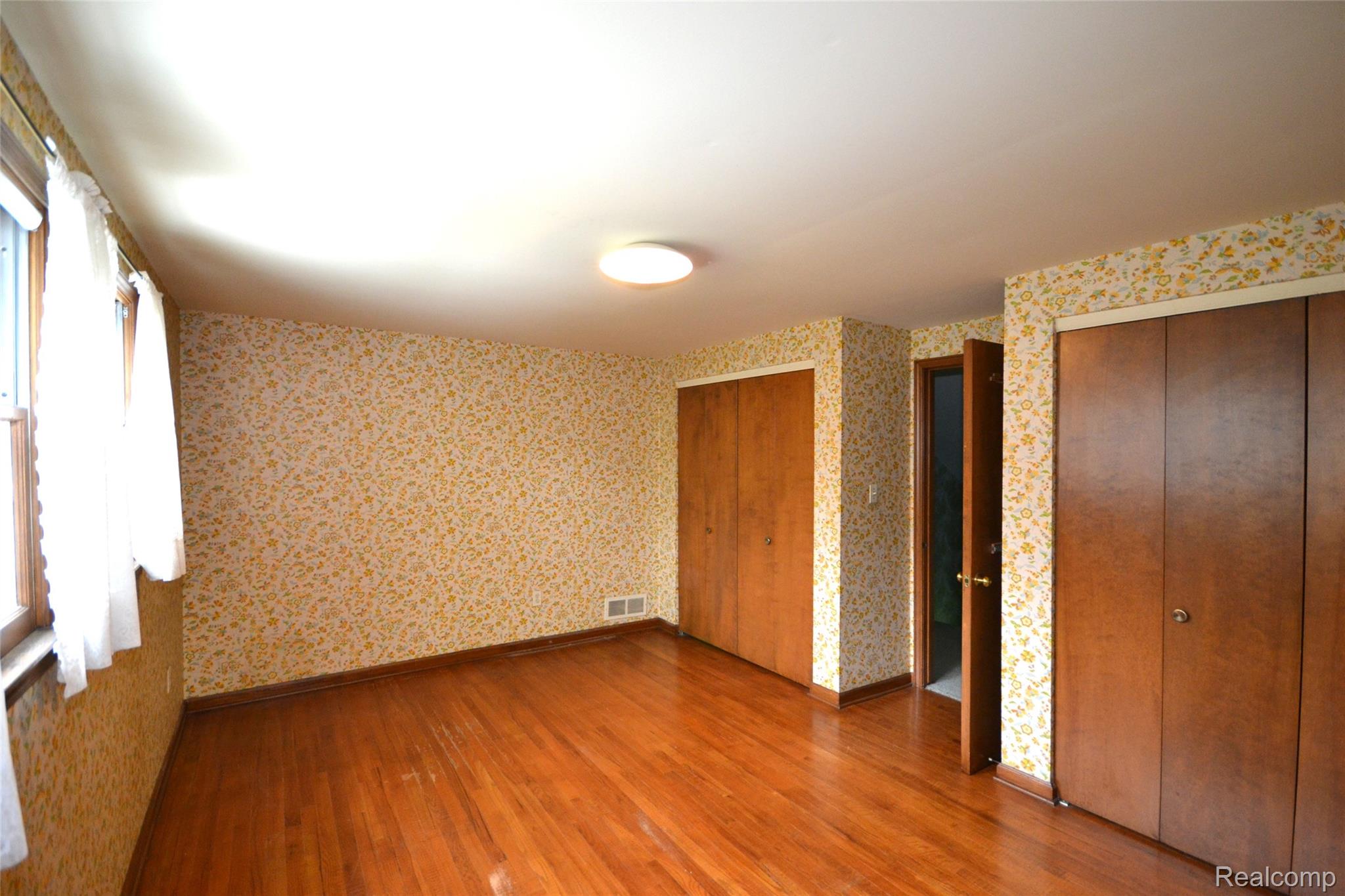 Birmingham City, Michigan 48009, United States, 4 Bedrooms Bedrooms, ,2 BathroomsBathrooms,Residential,Pending,143170