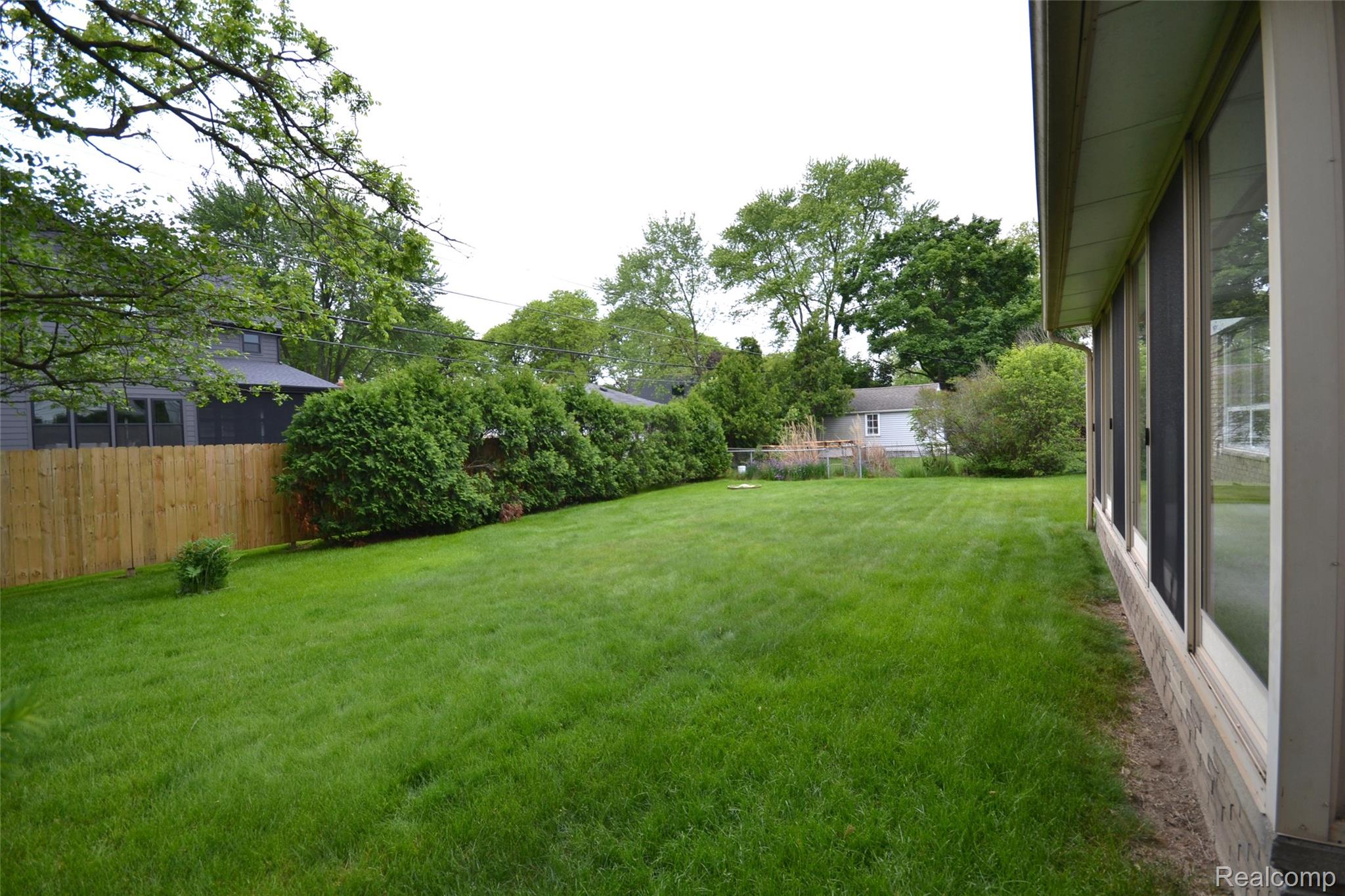 Birmingham City, Michigan 48009, United States, 4 Bedrooms Bedrooms, ,2 BathroomsBathrooms,Residential,Pending,143170