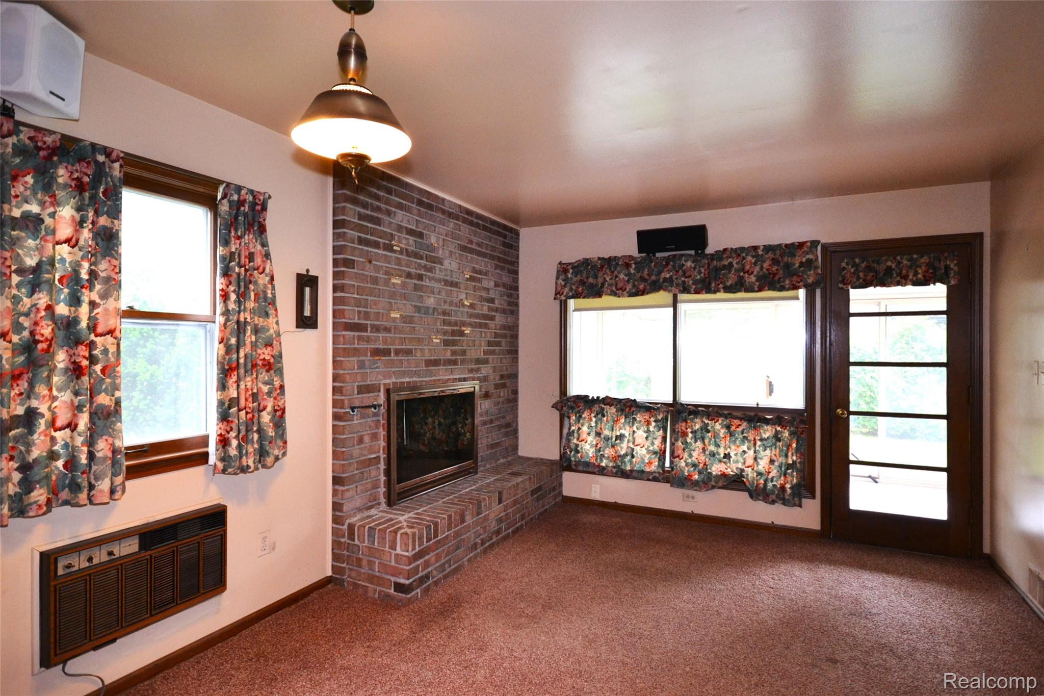 Birmingham City, Michigan 48009, United States, 4 Bedrooms Bedrooms, ,2 BathroomsBathrooms,Residential,Pending,143170