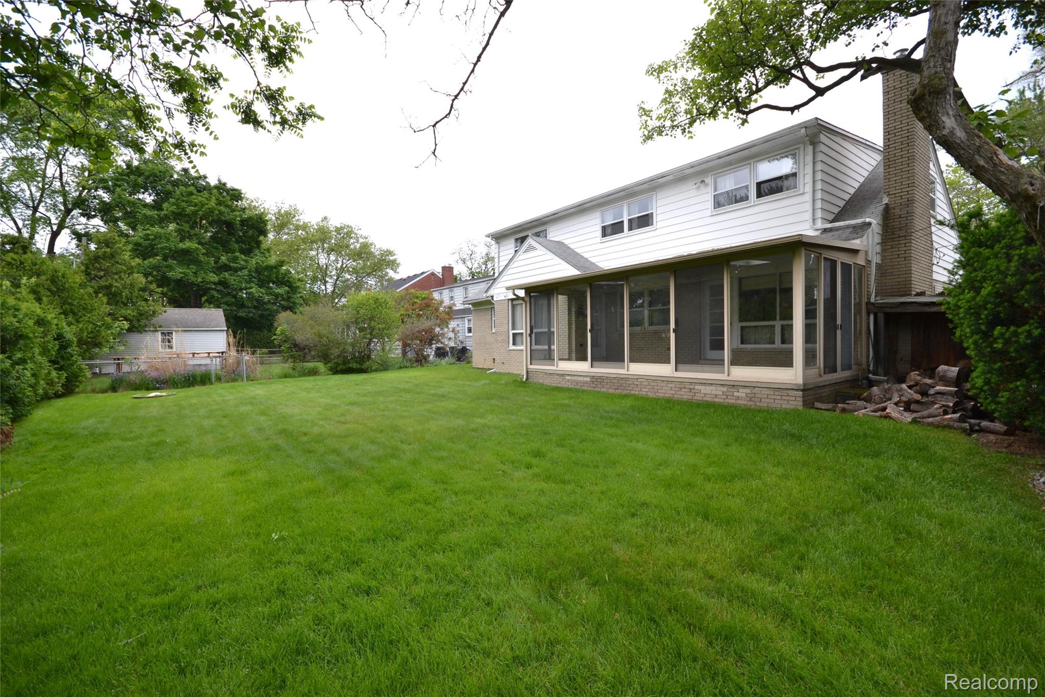 Birmingham City, Michigan 48009, United States, 4 Bedrooms Bedrooms, ,2 BathroomsBathrooms,Residential,Pending,143170