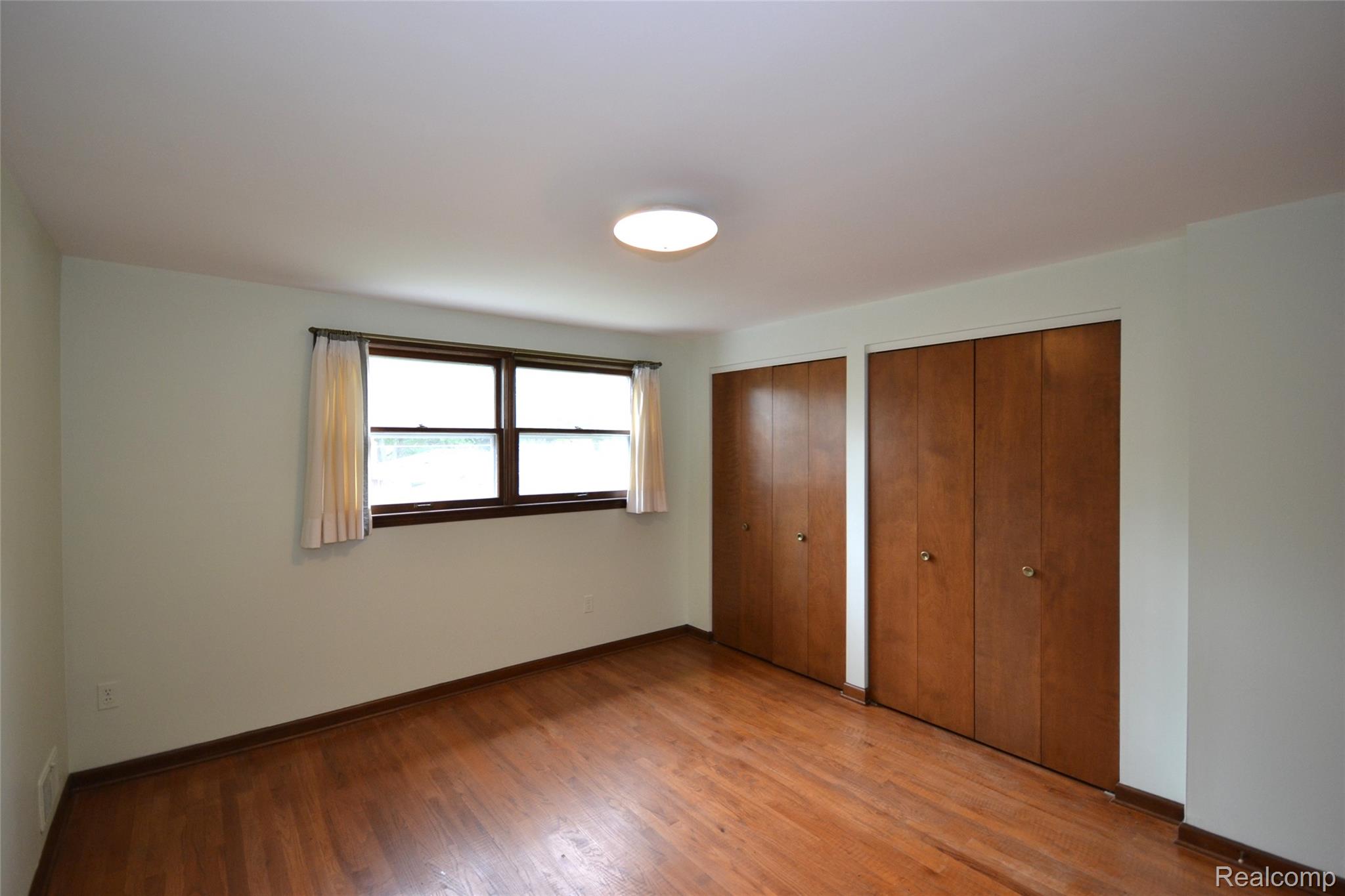 Birmingham City, Michigan 48009, United States, 4 Bedrooms Bedrooms, ,2 BathroomsBathrooms,Residential,Pending,143170