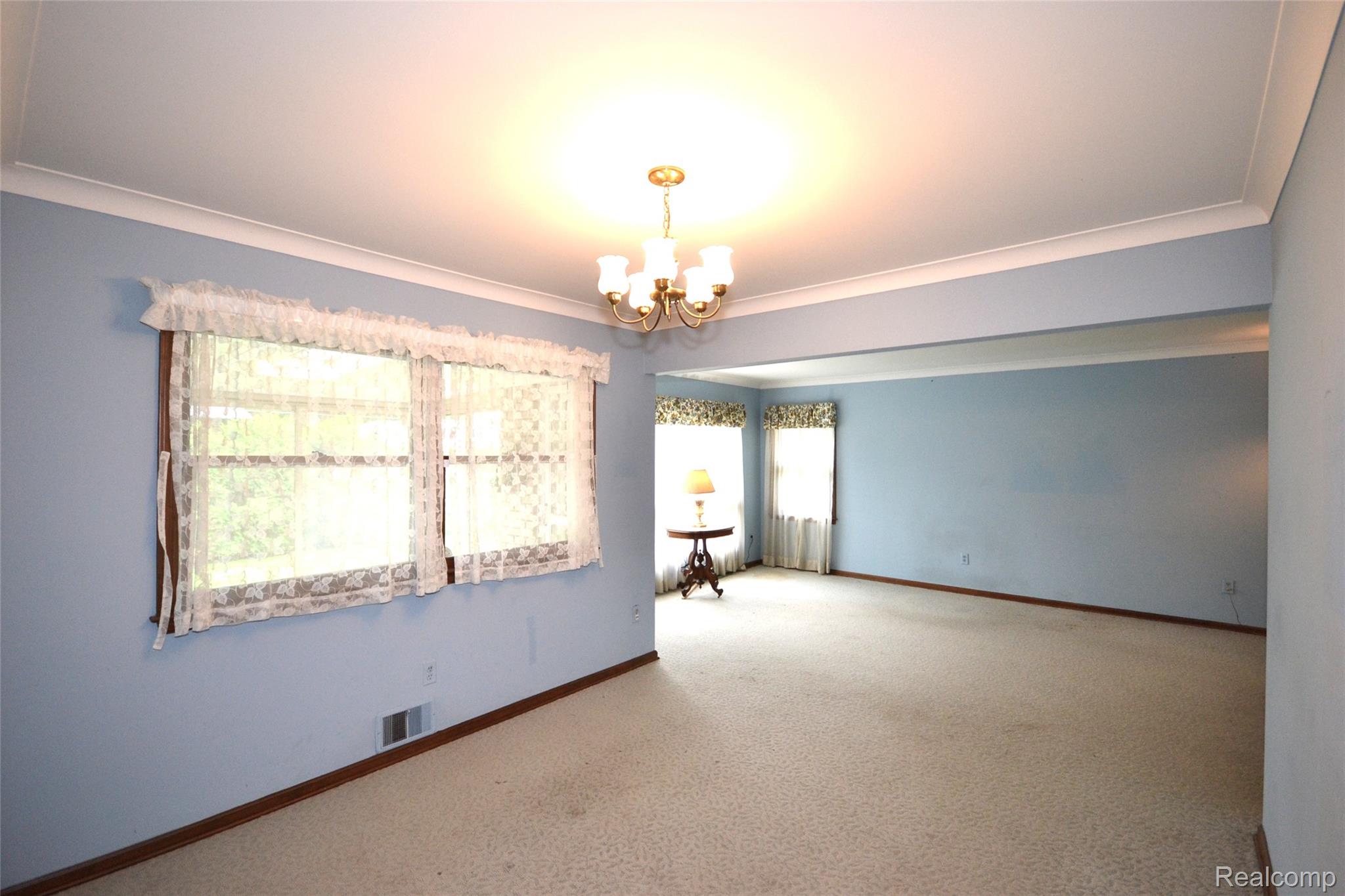 Birmingham City, Michigan 48009, United States, 4 Bedrooms Bedrooms, ,2 BathroomsBathrooms,Residential,Pending,143170