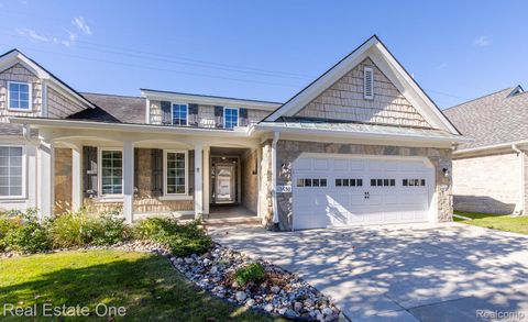 15659 Hunter Grove Livonia City MI 48154