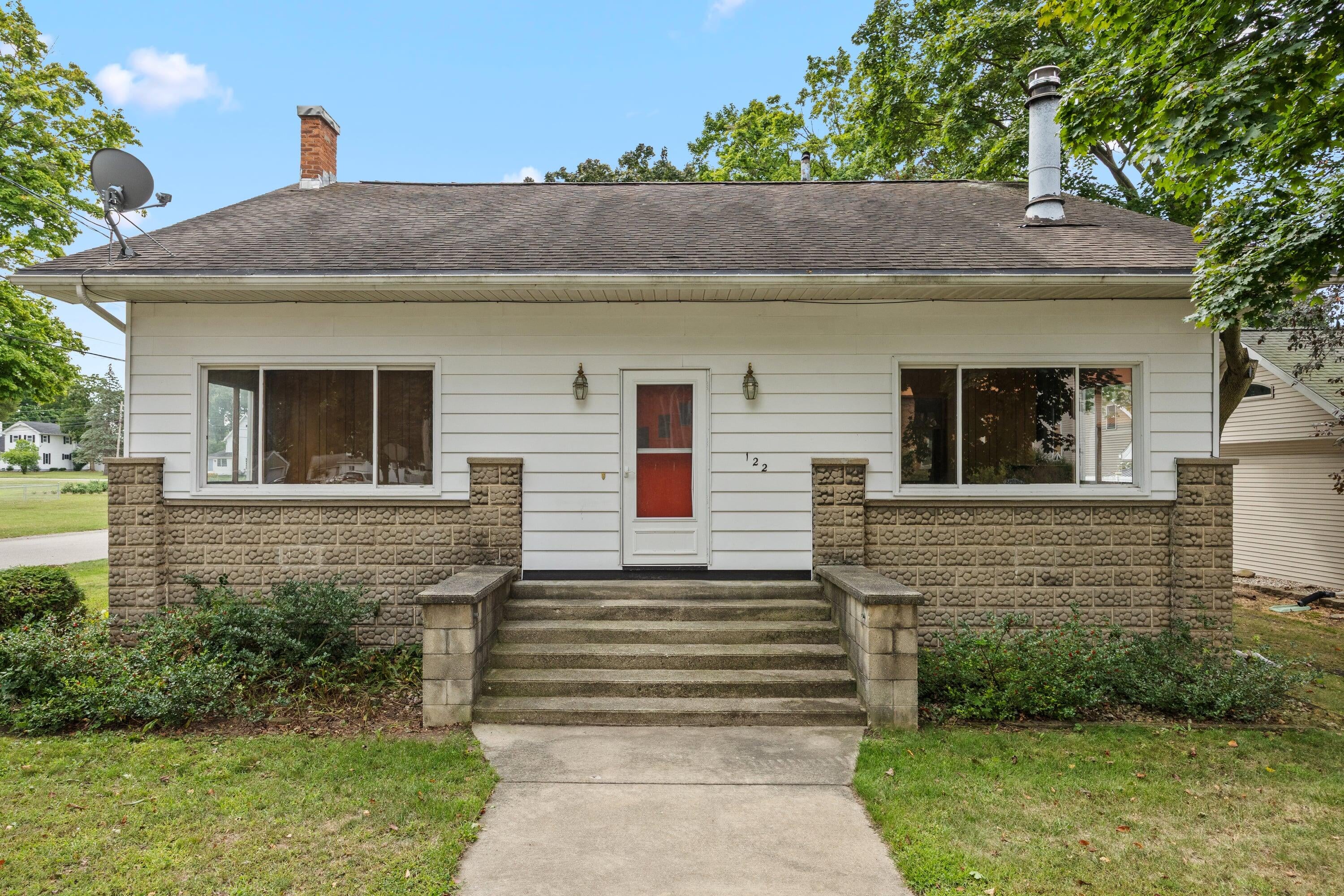 122 E Elm Street