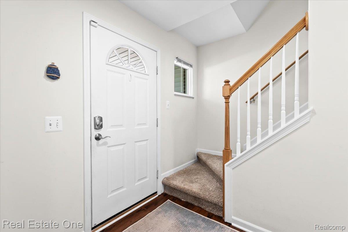 10090 Heatherway Drive