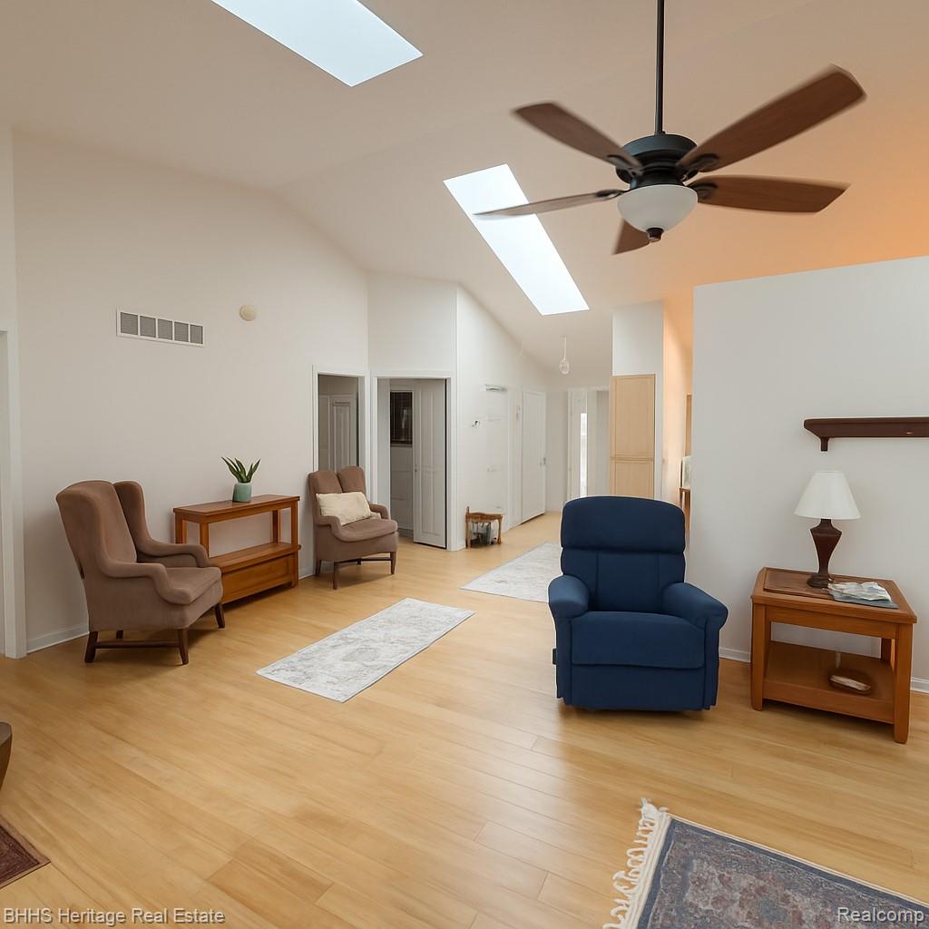 Fowlerville Village, Michigan 48836, United States, 2 Bedrooms Bedrooms, ,2 BathroomsBathrooms,Residential,Active,215802