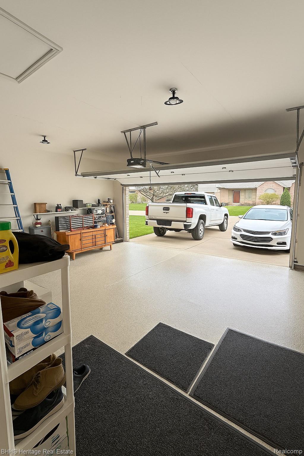 Fowlerville Village, Michigan 48836, United States, 2 Bedrooms Bedrooms, ,2 BathroomsBathrooms,Residential,Active,215802