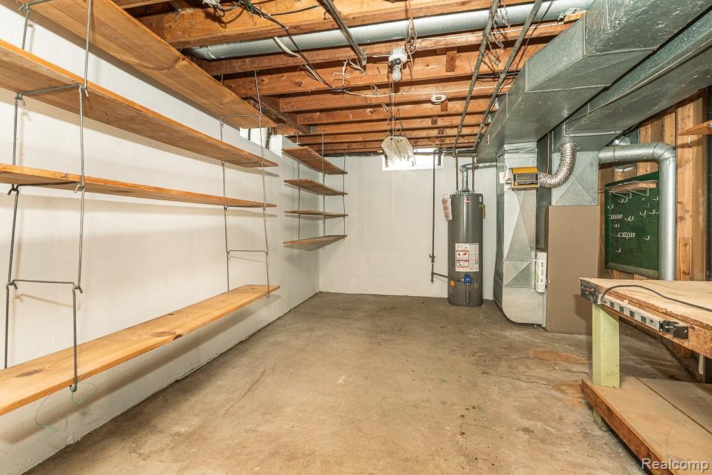 Clinton Charter Township, Michigan 48035, United States, 3 Bedrooms Bedrooms, ,1 BathroomBathrooms,Residential,Active,204620