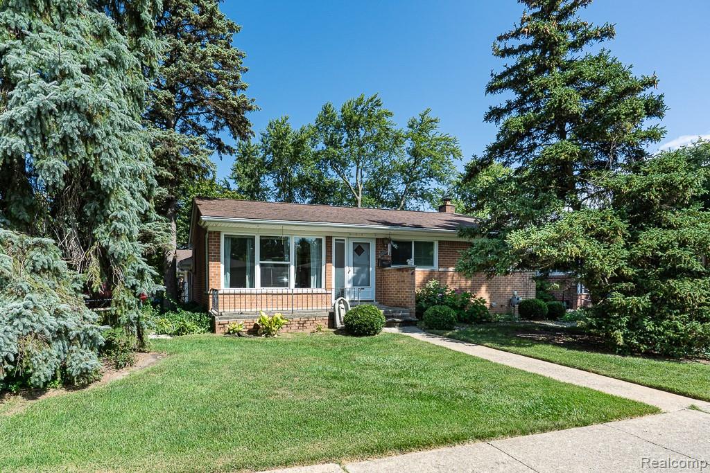 Clinton Charter Township, Michigan 48035, United States, 3 Bedrooms Bedrooms, ,1 BathroomBathrooms,Residential,Active,204620