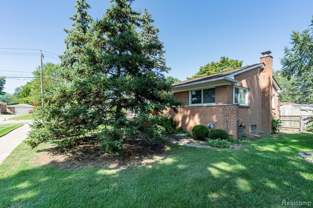 Clinton Charter Township, Michigan 48035, United States, 3 Bedrooms Bedrooms, ,1 BathroomBathrooms,Residential,Active,204620