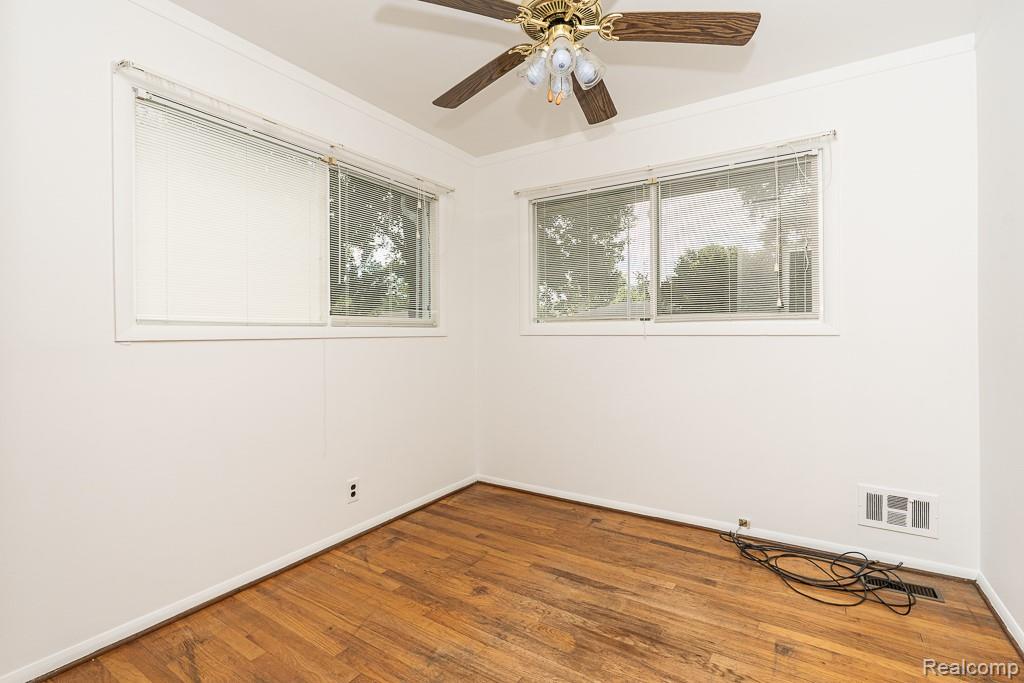 Clinton Charter Township, Michigan 48035, United States, 3 Bedrooms Bedrooms, ,1 BathroomBathrooms,Residential,Active,204620