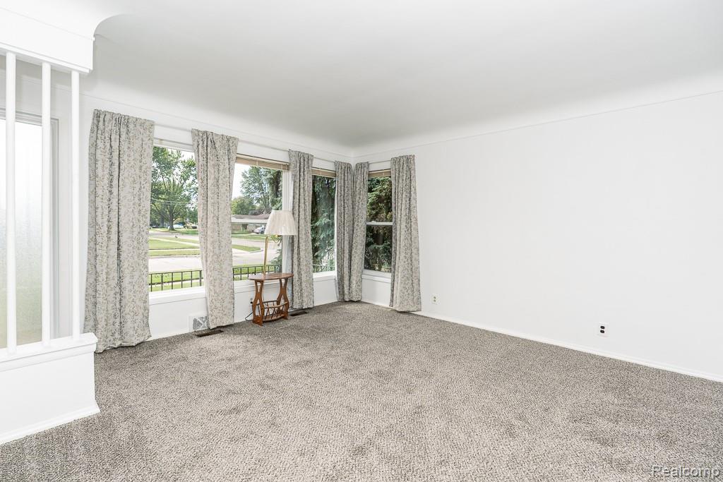 Clinton Charter Township, Michigan 48035, United States, 3 Bedrooms Bedrooms, ,1 BathroomBathrooms,Residential,Active,204620