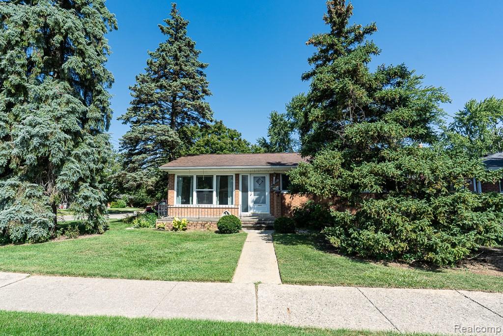 Clinton Charter Township, Michigan 48035, United States, 3 Bedrooms Bedrooms, ,1 BathroomBathrooms,Residential,Active,204620