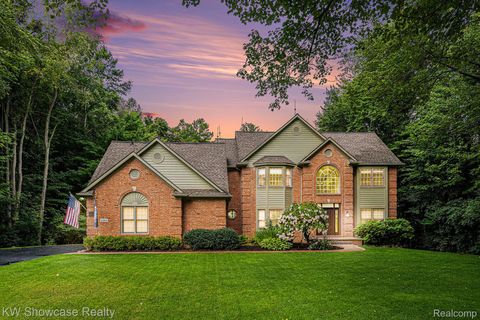 6060 Rosewood Parkway White Lake Charter Township MI 48383