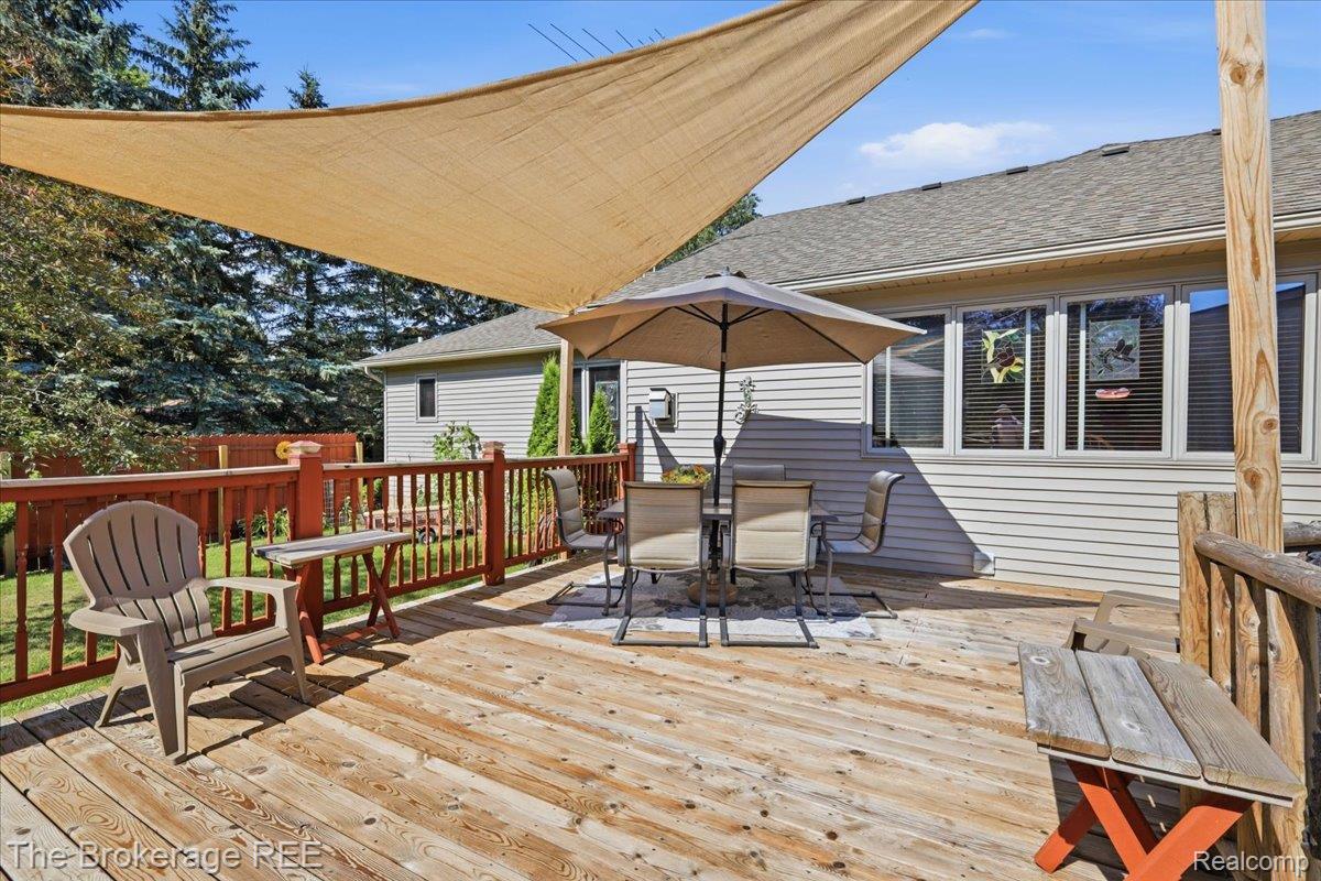 6057 Center Road