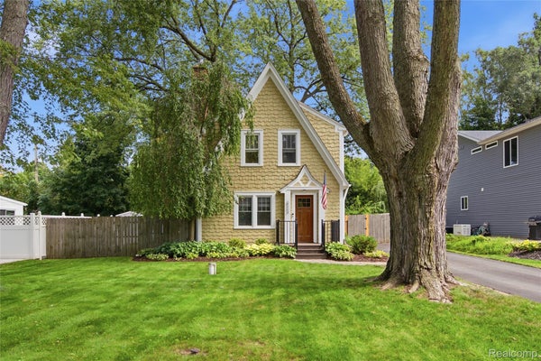 6564 EASTLAWN AVE, CLARKSTON, MI 48346 - Image 0da31f40a7d6da8d962efdcf05e74cf3/3258565446