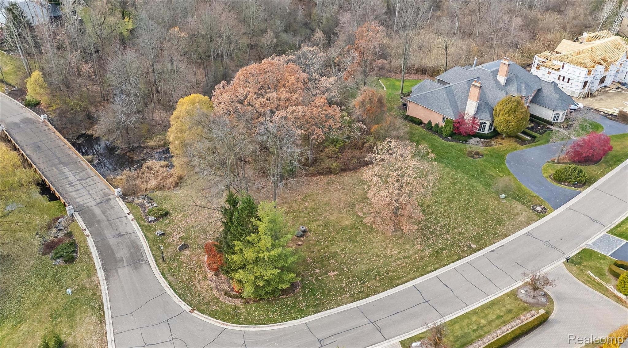 556 Barrington Court