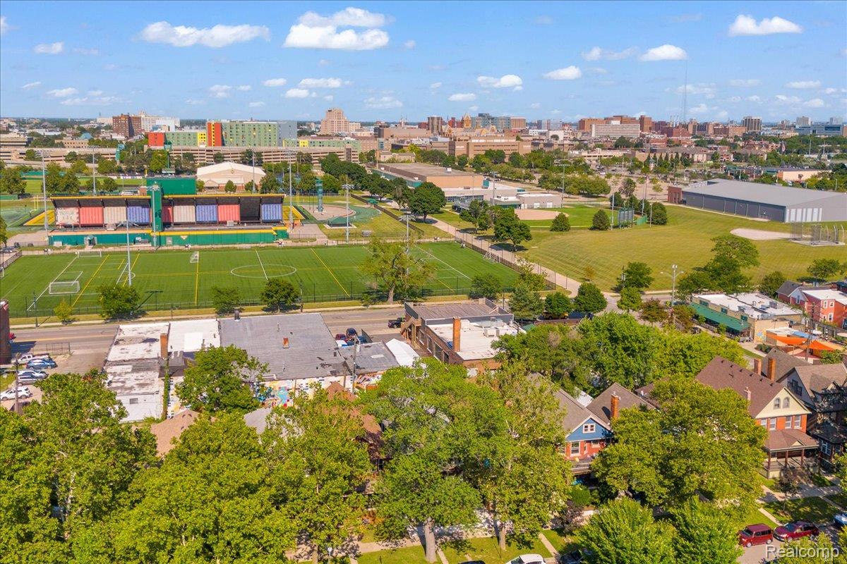 Detroit City, Michigan 48208, United States, 6 Bedrooms Bedrooms, ,2 BathroomsBathrooms,Residential,Active,186422