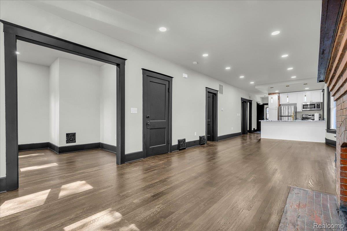 Detroit City, Michigan 48208, United States, 6 Bedrooms Bedrooms, ,2 BathroomsBathrooms,Residential,Active,186422