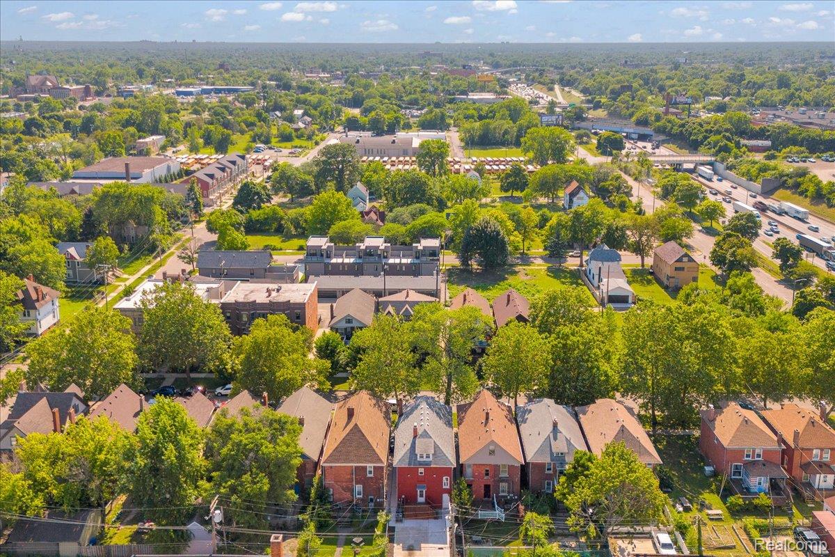 Detroit City, Michigan 48208, United States, 6 Bedrooms Bedrooms, ,2 BathroomsBathrooms,Residential,Active,186422