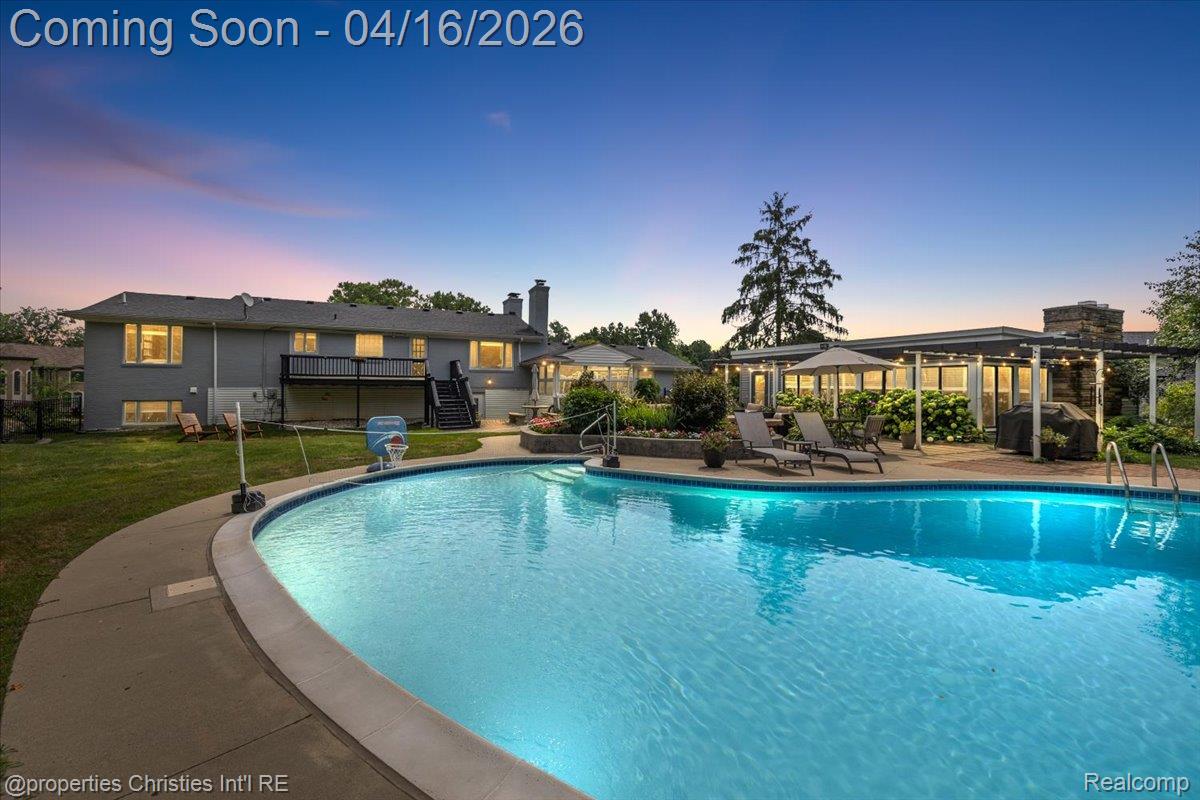 3060 Chickering Lane