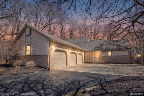 624 Highland Drive Oxford Village MI 48371