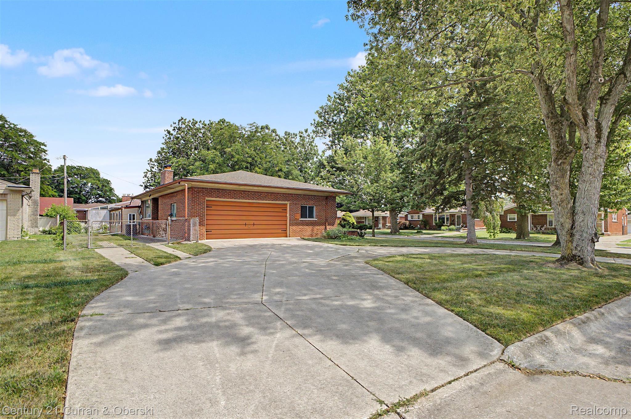 27110 Clairview Drive