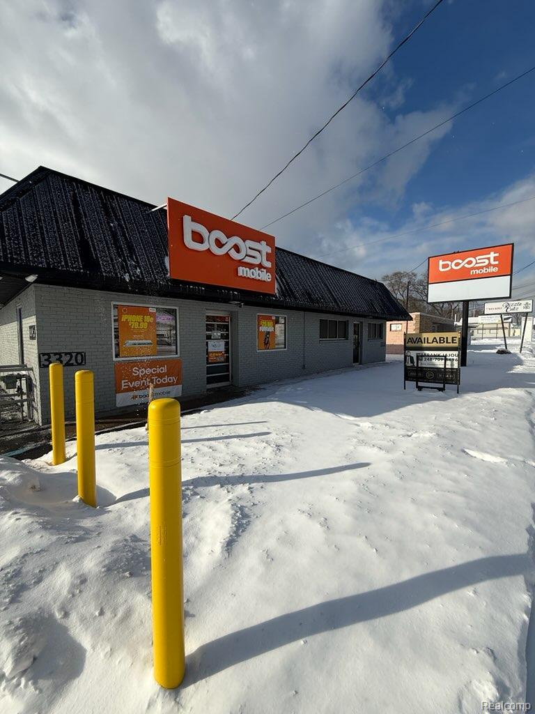 3318-3320 S Cedar St