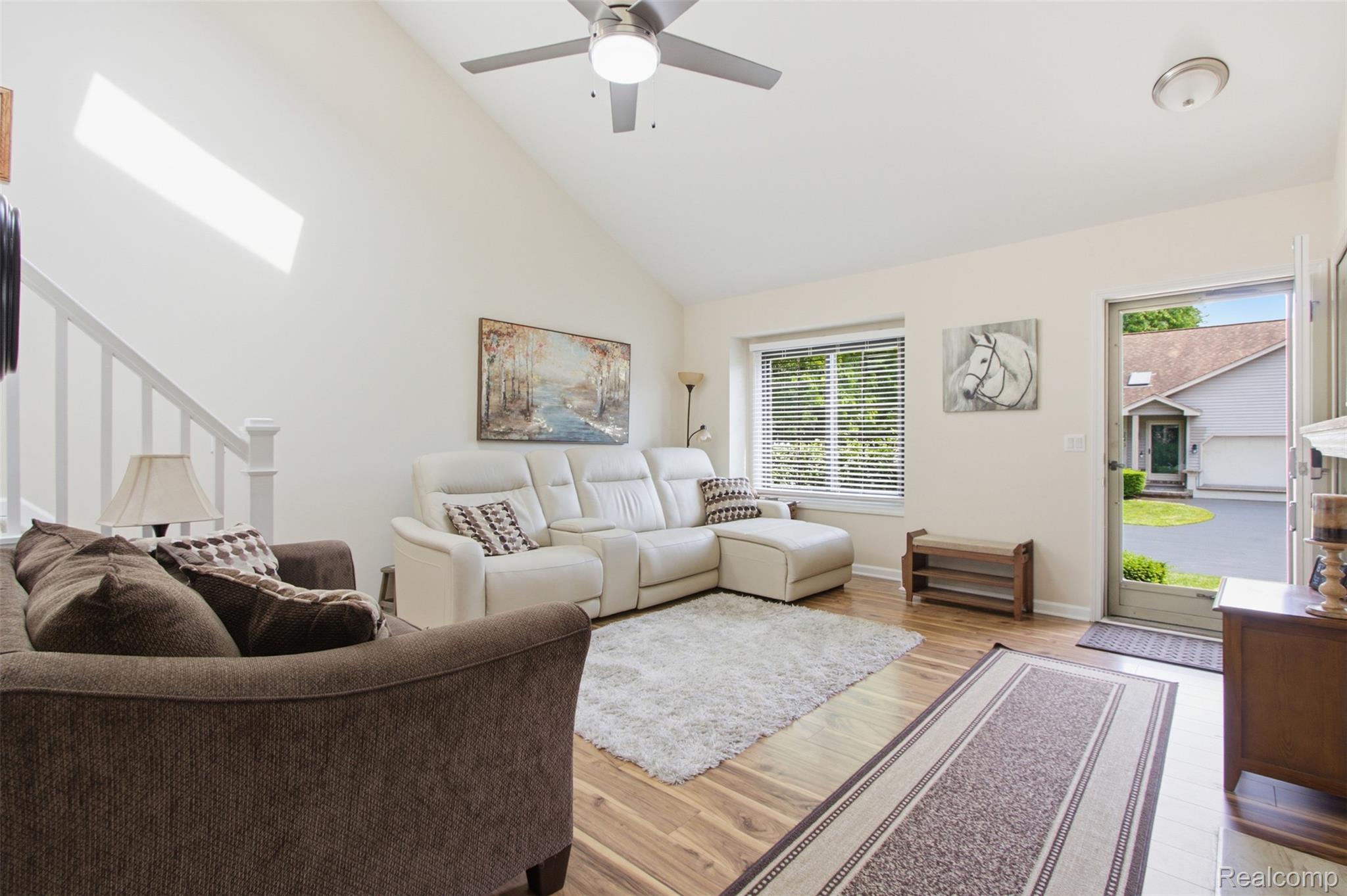 2585 South Commerce Road
