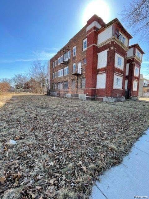 Detroit City, Michigan 48202, United States, 15 Bedrooms Bedrooms, ,12 BathroomsBathrooms,Residential,Pending,231749