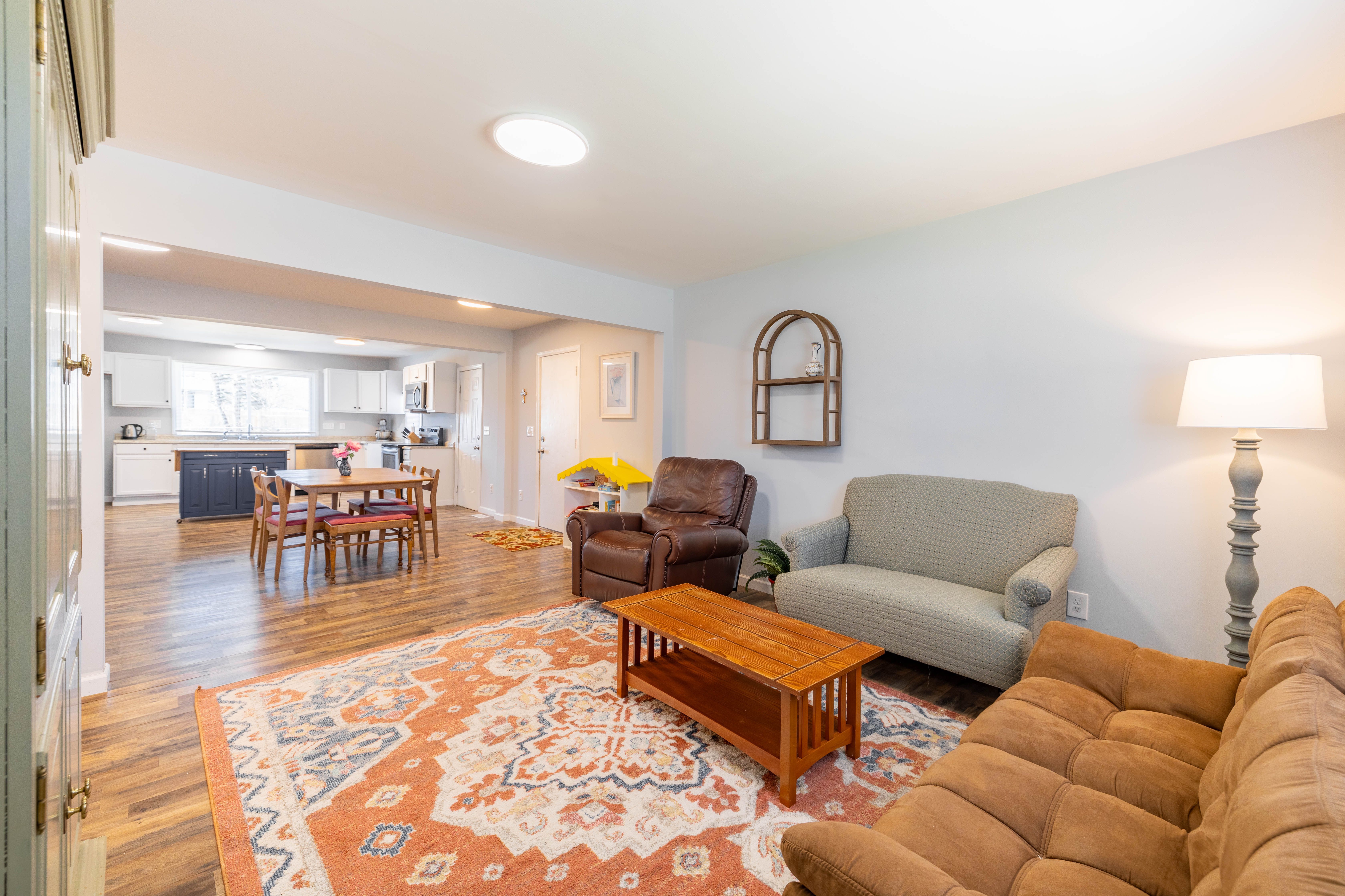 1241 RAMBLING Road